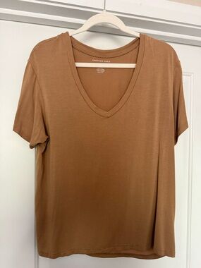 American Eagle Outfitters Women's V-Neck soft and sexy Tee - Caramel Brown